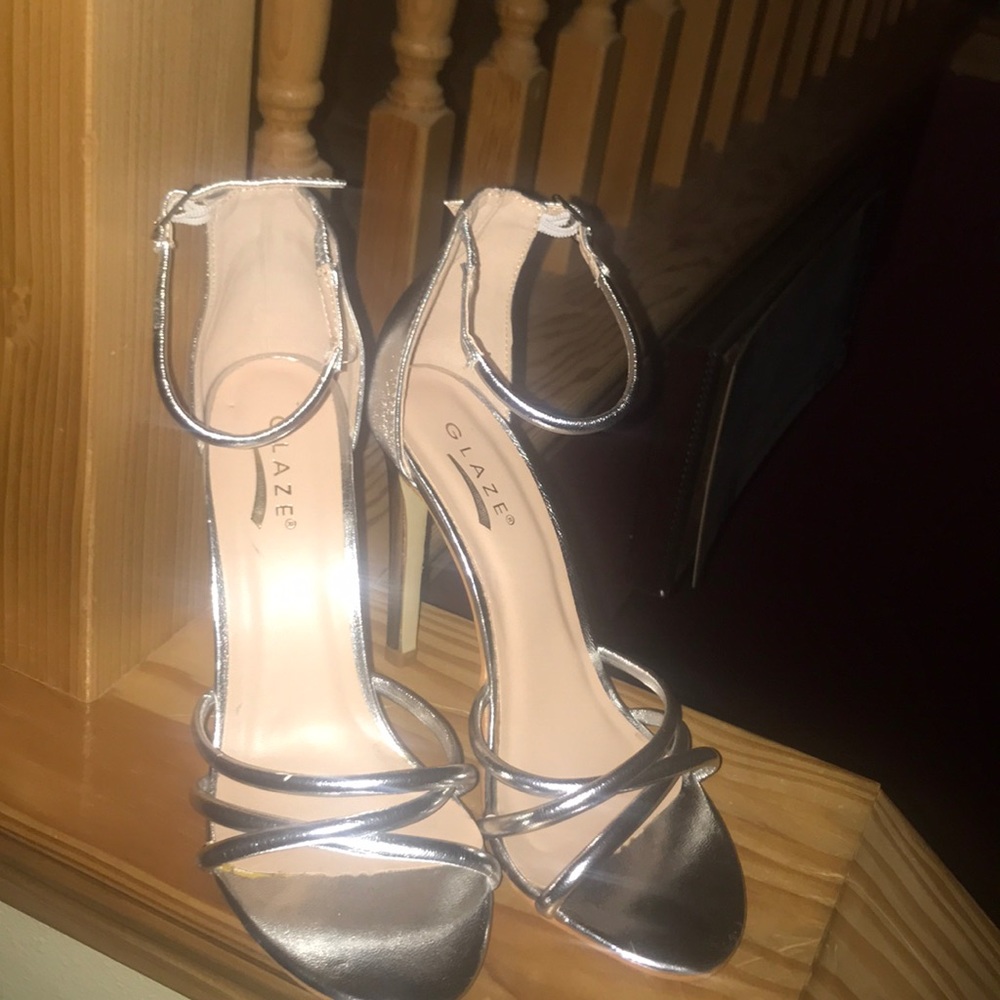 Silver/ Metallic Heel